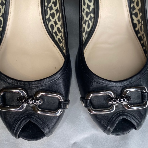 Coach - Picture 7 of 9